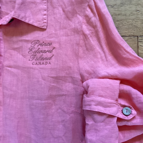 Lightweight 100% linen coral/pink top, wood buttons, size L - Picture 2 of 4